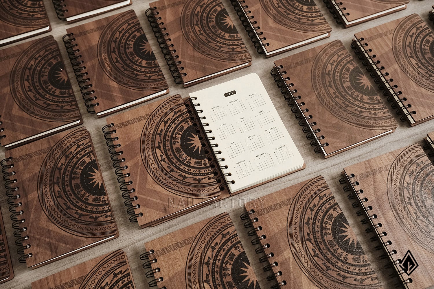 set sổ, bút và hộp namecard gỗ