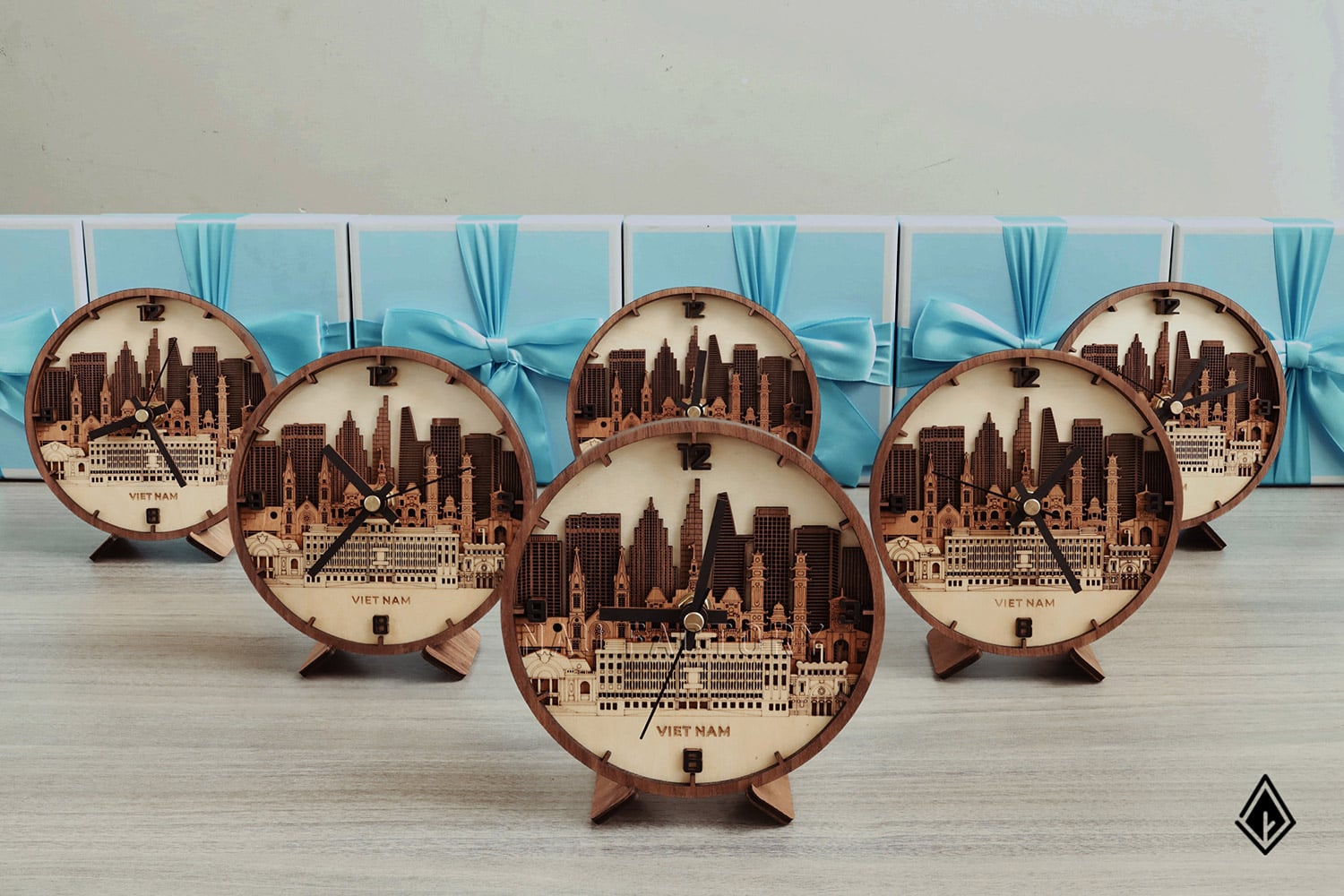đồng hồ gỗ skyline
