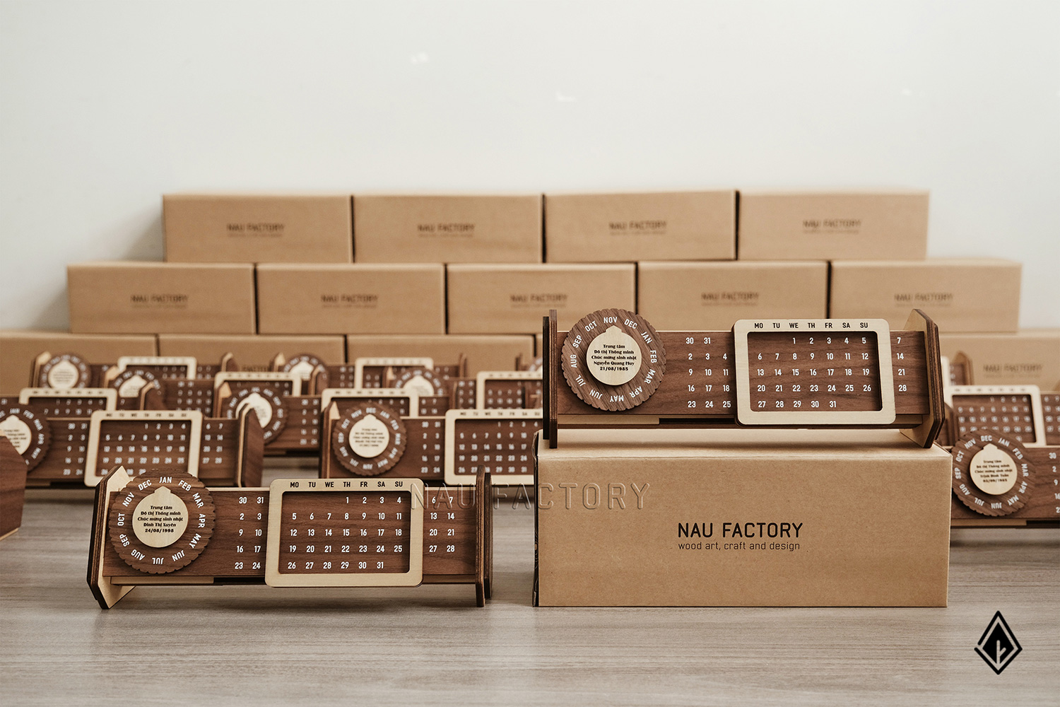 lịch gỗ vạn niên