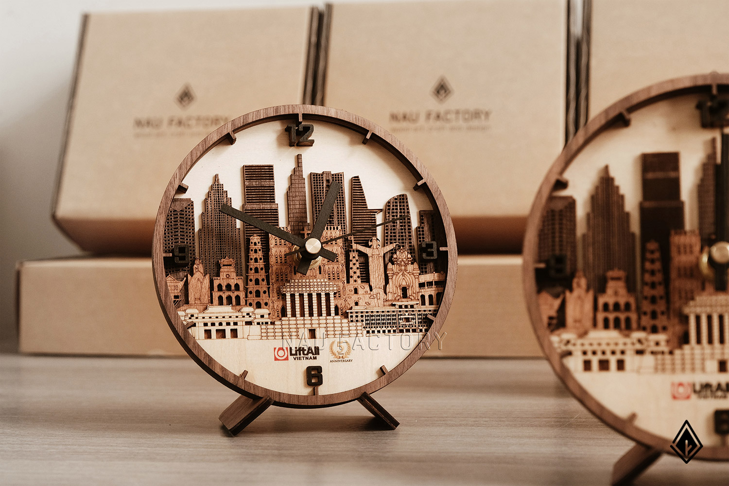 đồng hồ gỗ skyline