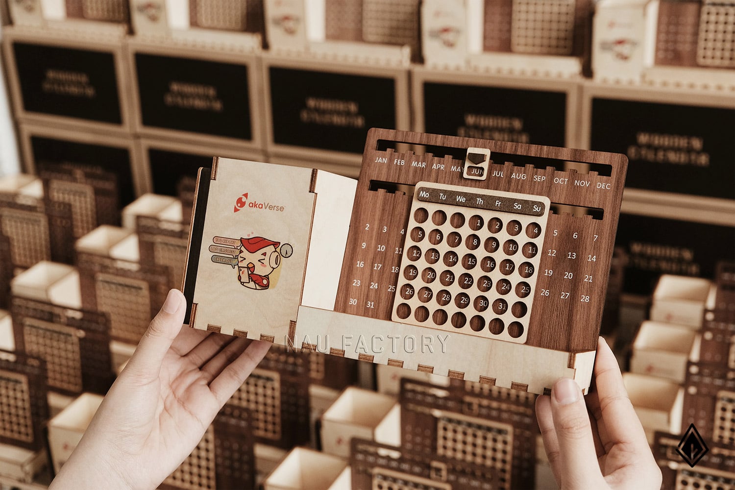 set lịch vạn niên và tranh gỗ