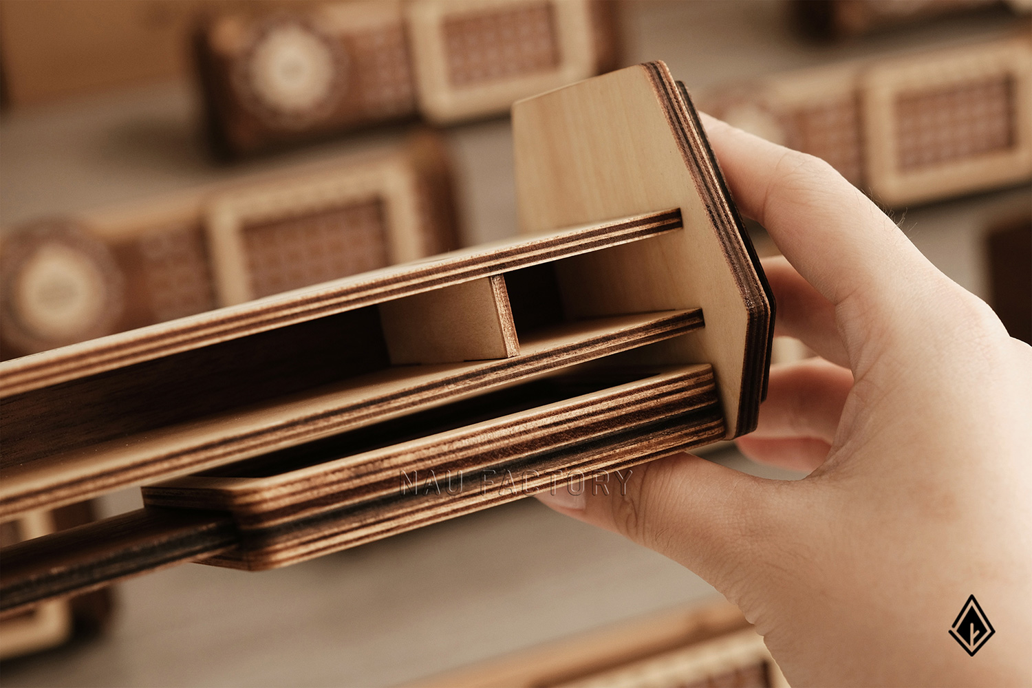 lịch gỗ vạn niên