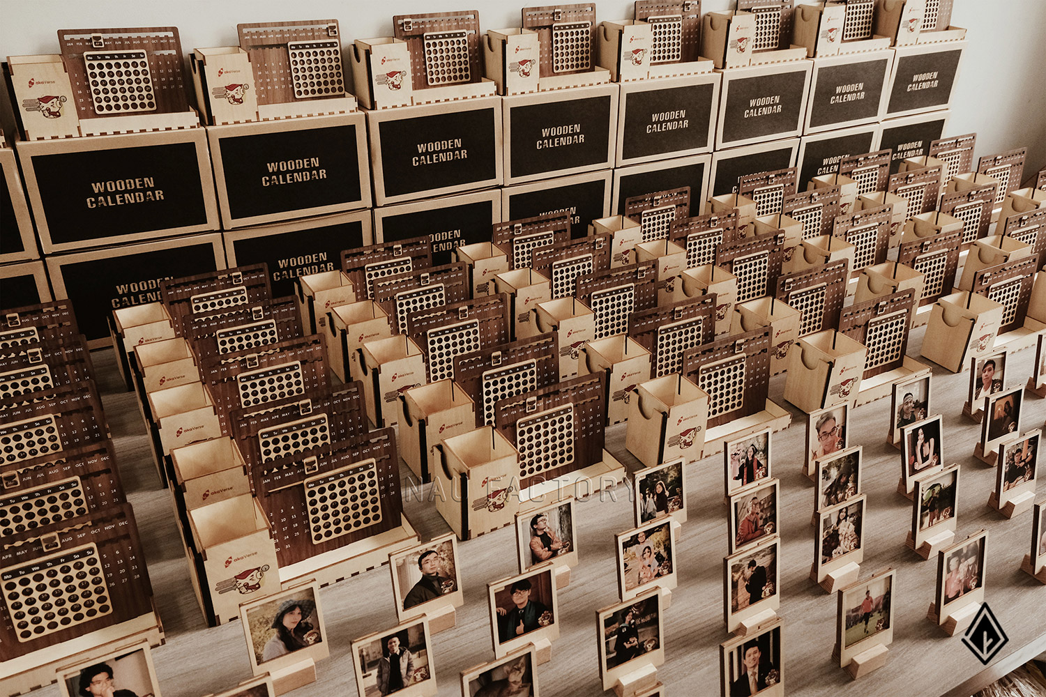 set lịch vạn niên và tranh gỗ