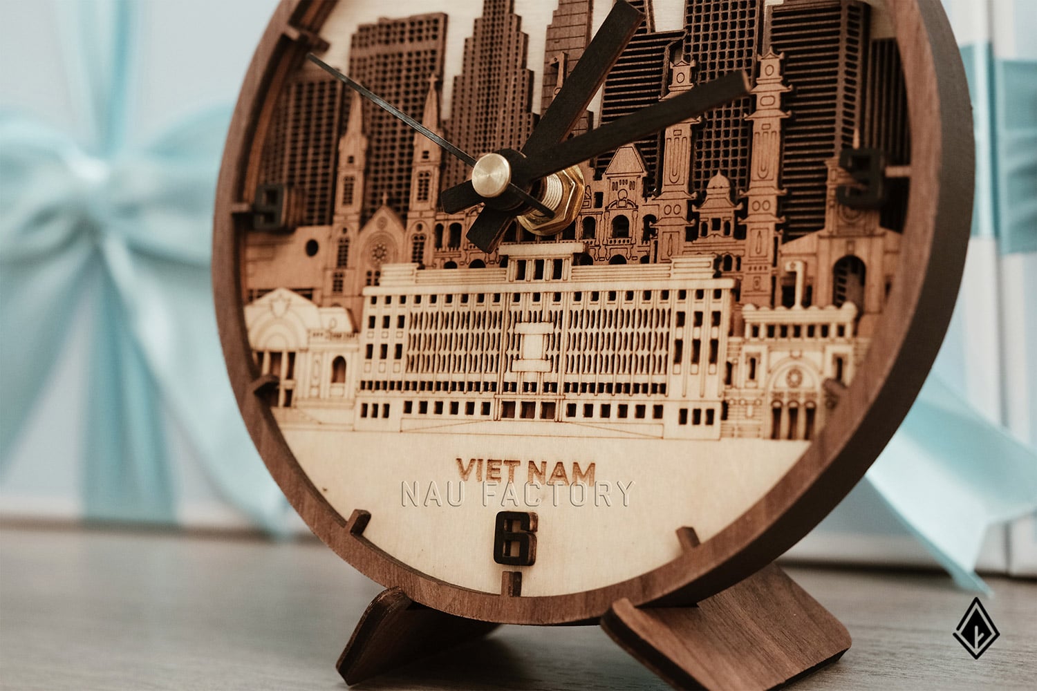 đồng hồ gỗ skyline