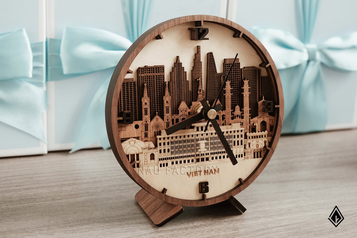 đồng hồ gỗ skyline