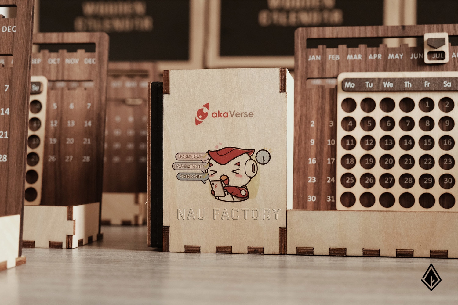 set lịch vạn niên và tranh gỗ