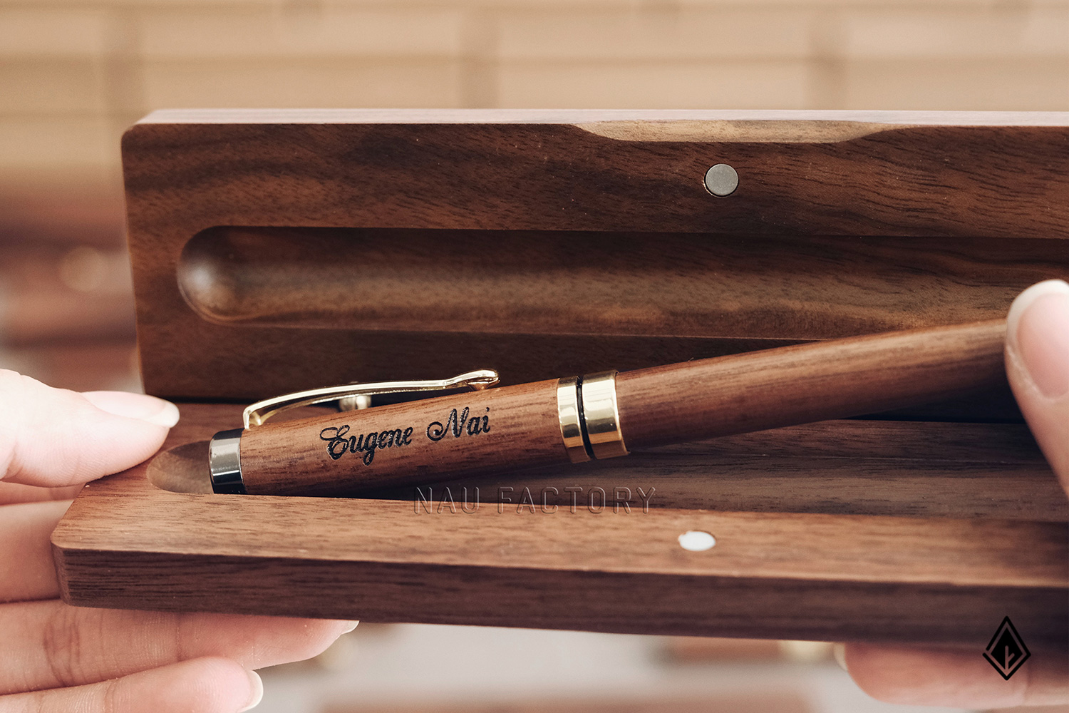 Set bút và hộp bút gỗ