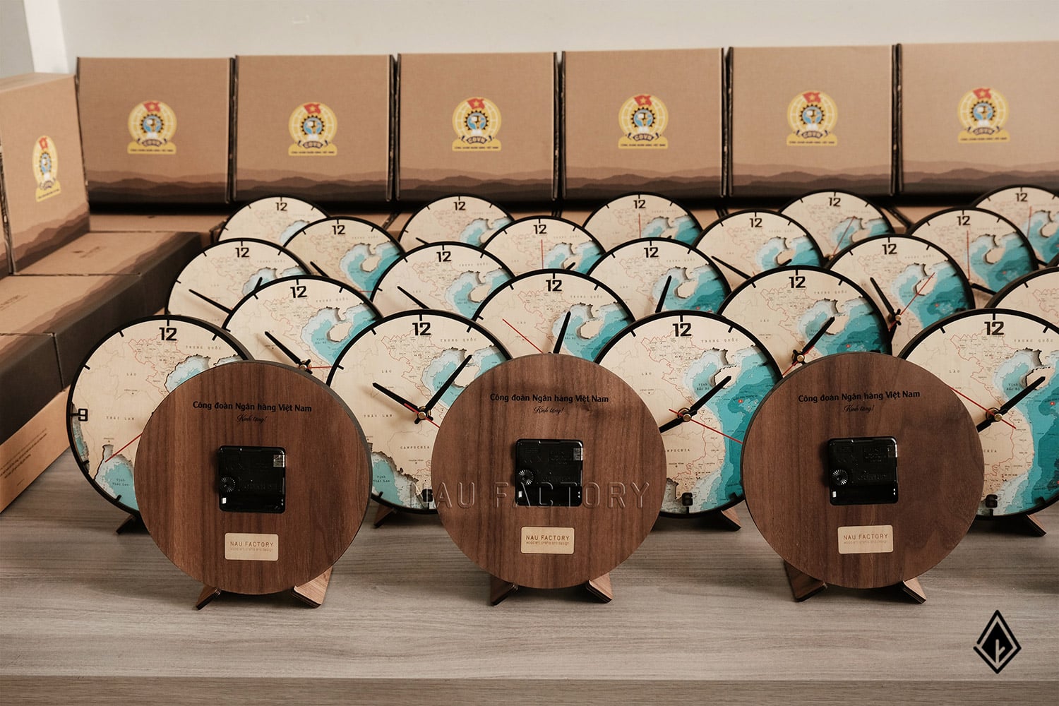 đồng hồ gỗ 3D Việt Nam