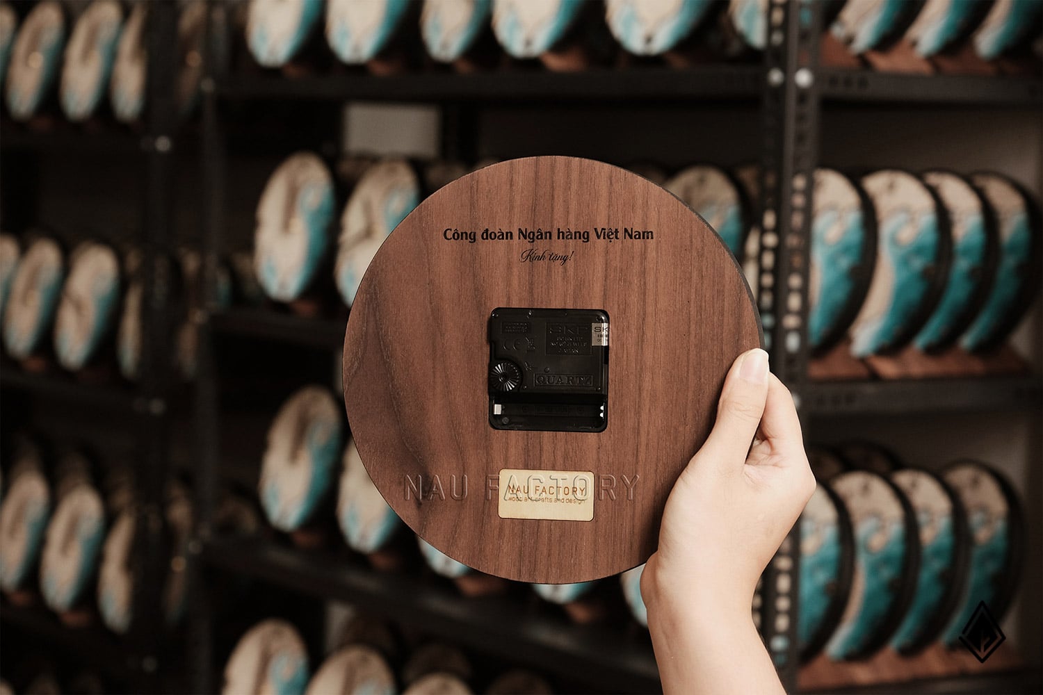 đồng hồ gỗ 3D Việt Nam