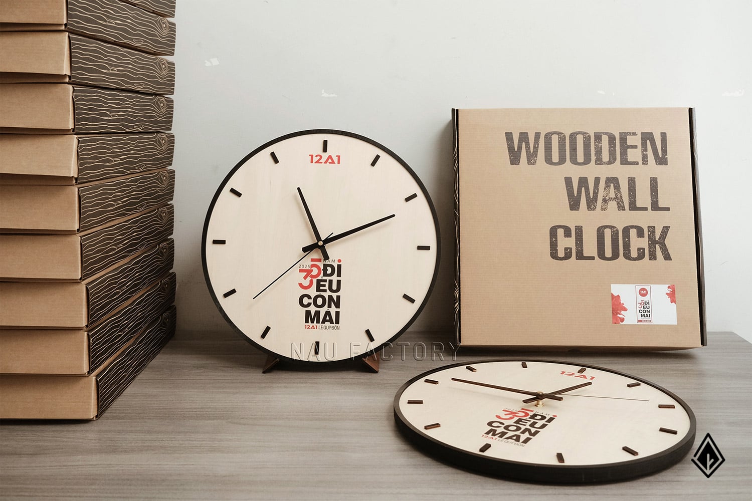 đồng hồ gỗ để bàn