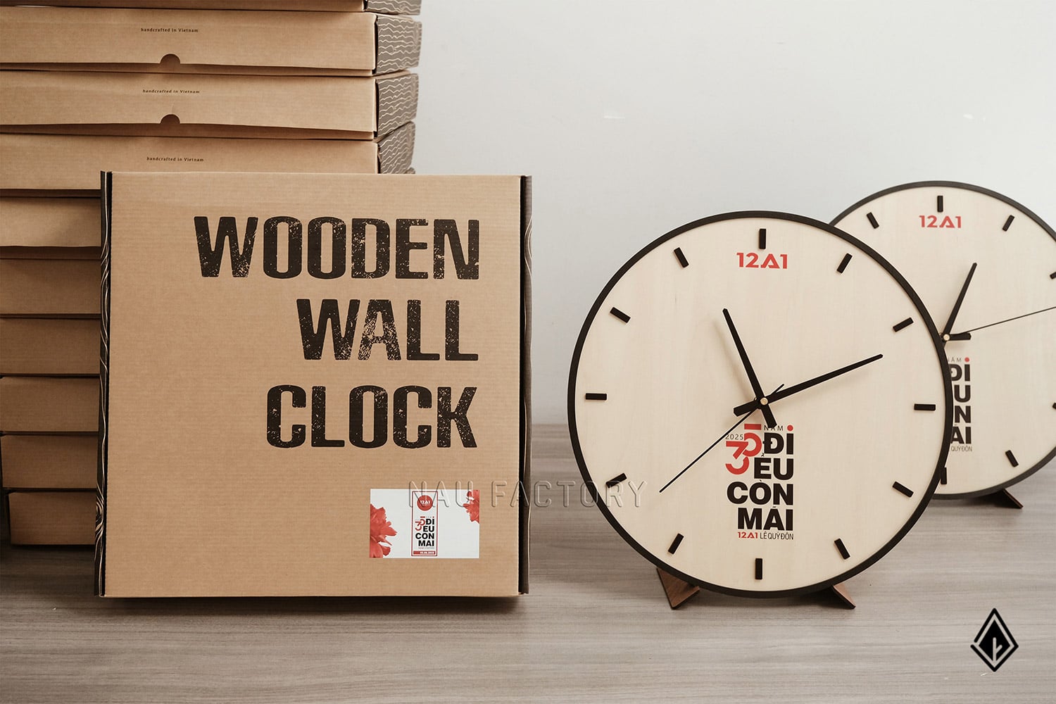 đồng hồ gỗ để bàn