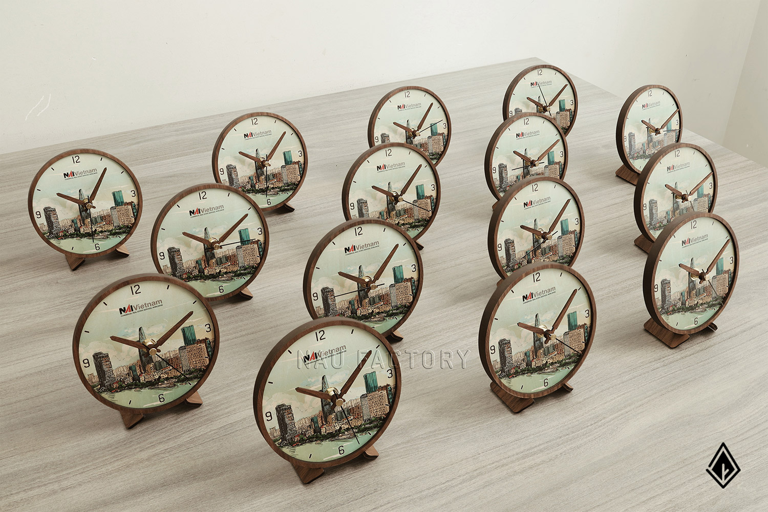đồng hồ gỗ để bàn