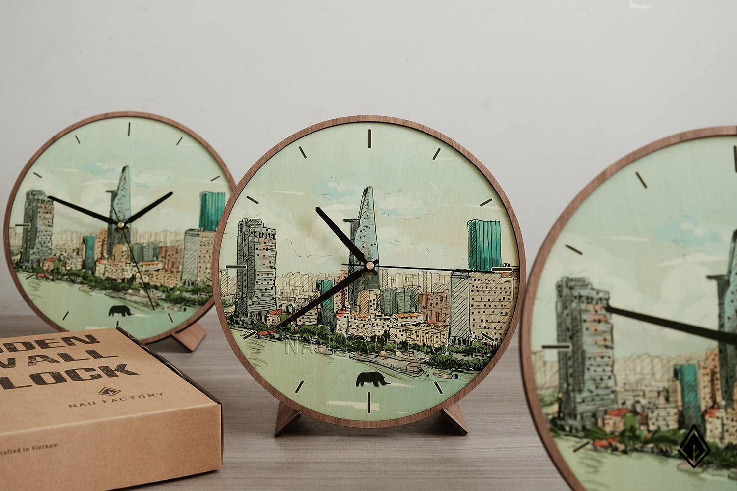 đồng hồ gỗ để bàn