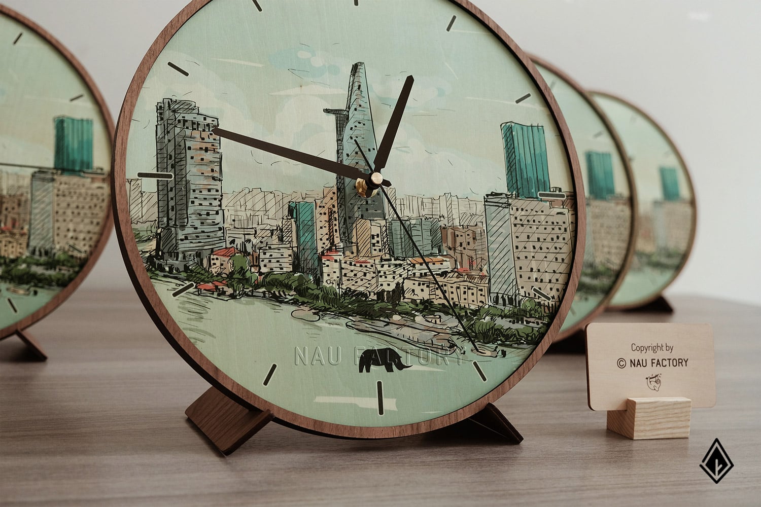 đồng hồ gỗ để bàn