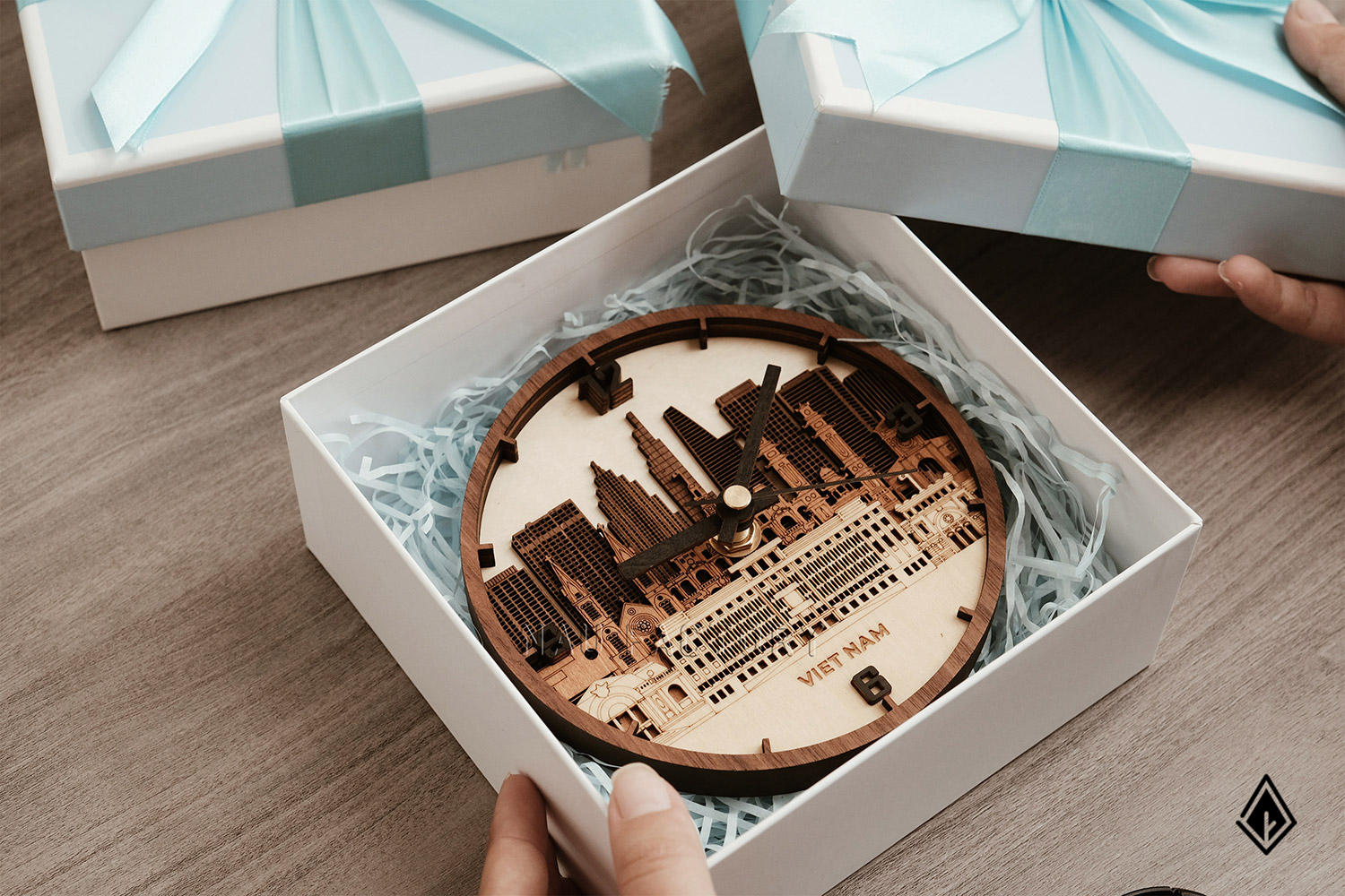 đồng hồ gỗ skyline