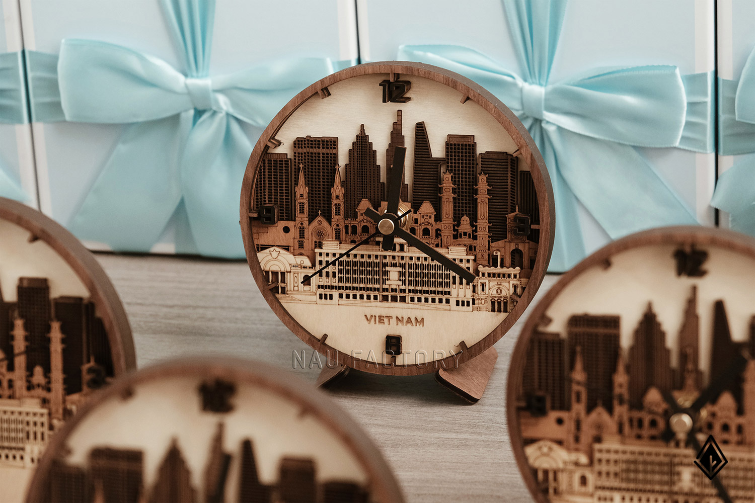đồng hồ gỗ skyline
