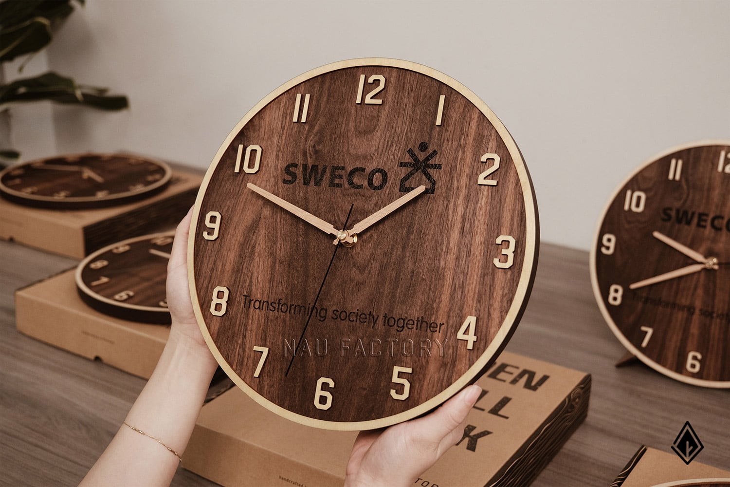 đồng hồ gỗ