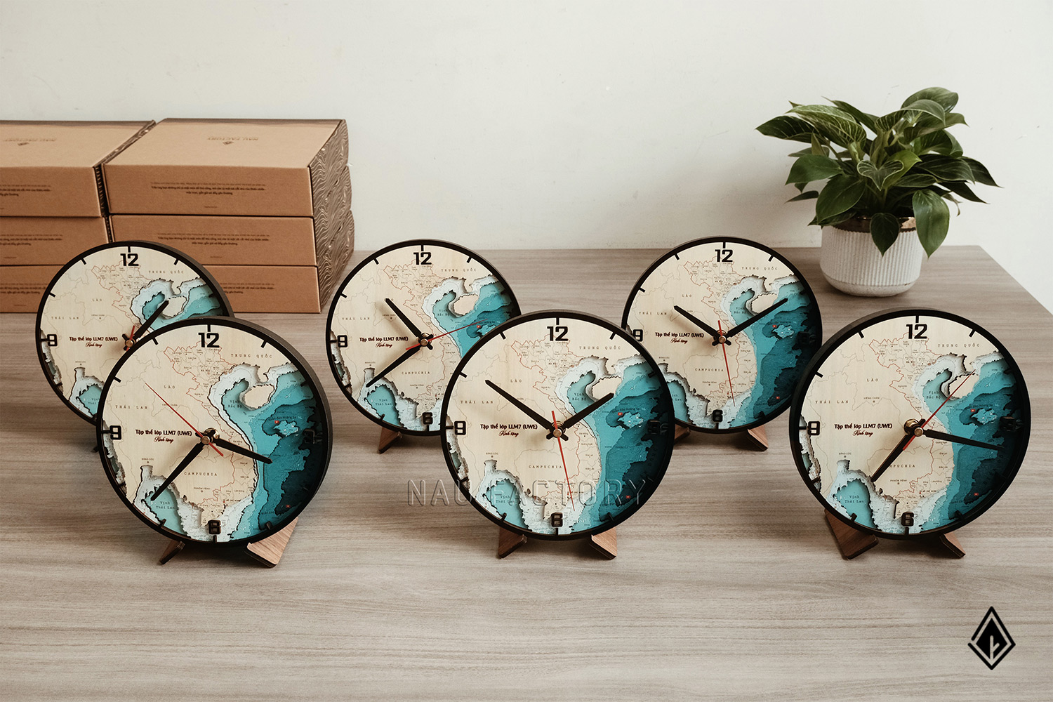 đồng hồ gỗ bản đồ việt nam