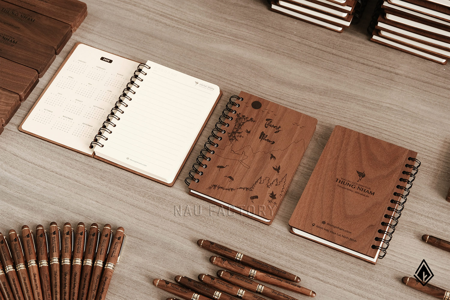 Giải mã sức hút của set quà tặng gỗ Walnut