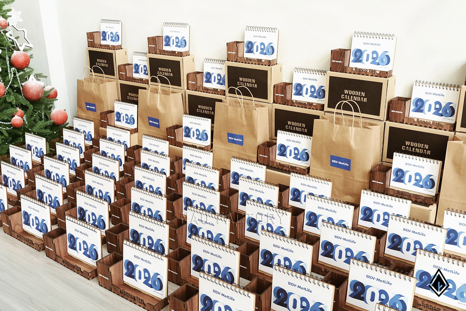 lịch gỗ để bàn