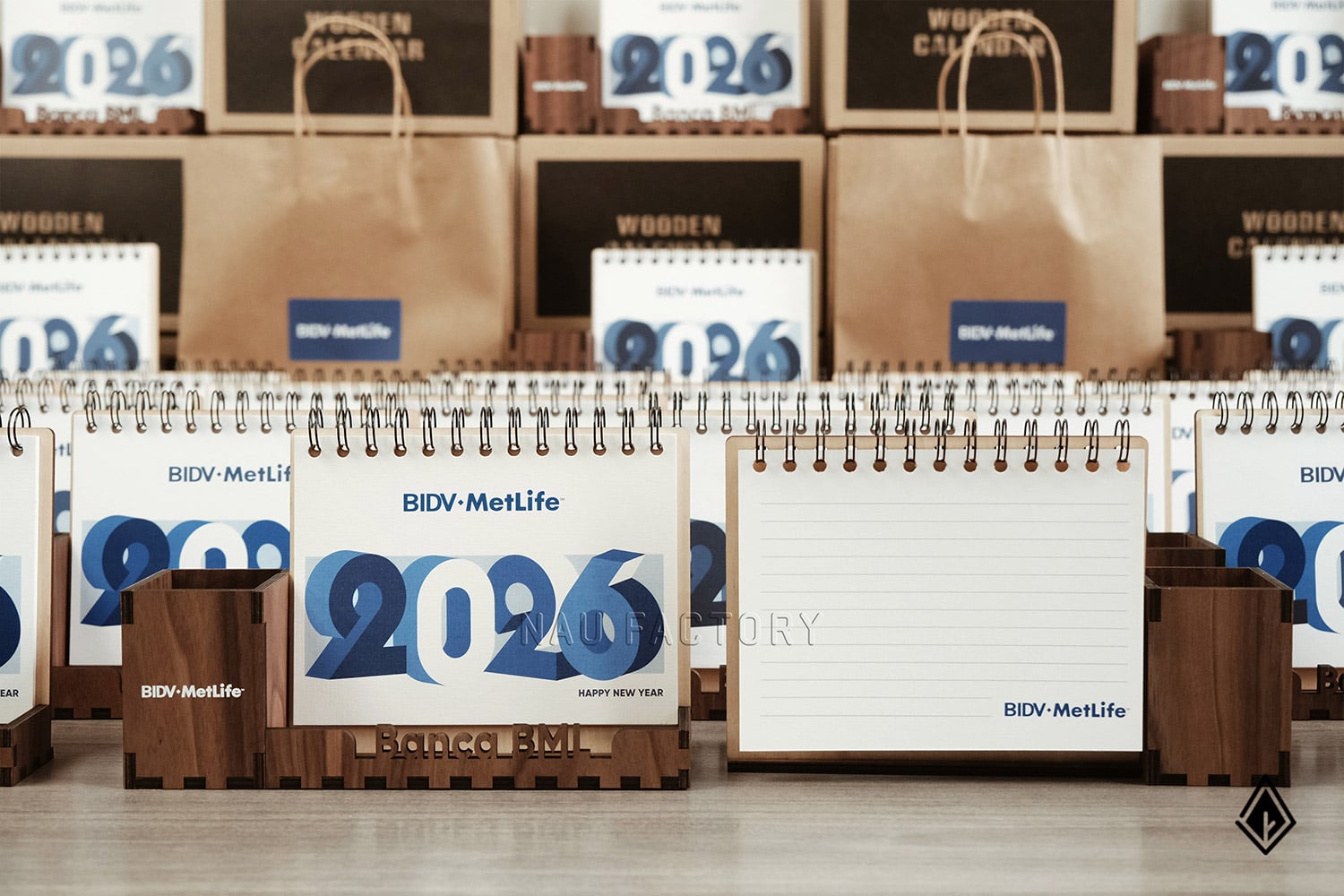 lịch gỗ để bàn