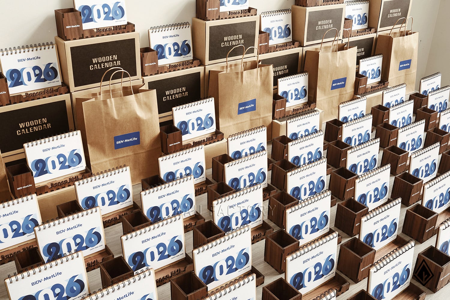 lịch gỗ để bàn