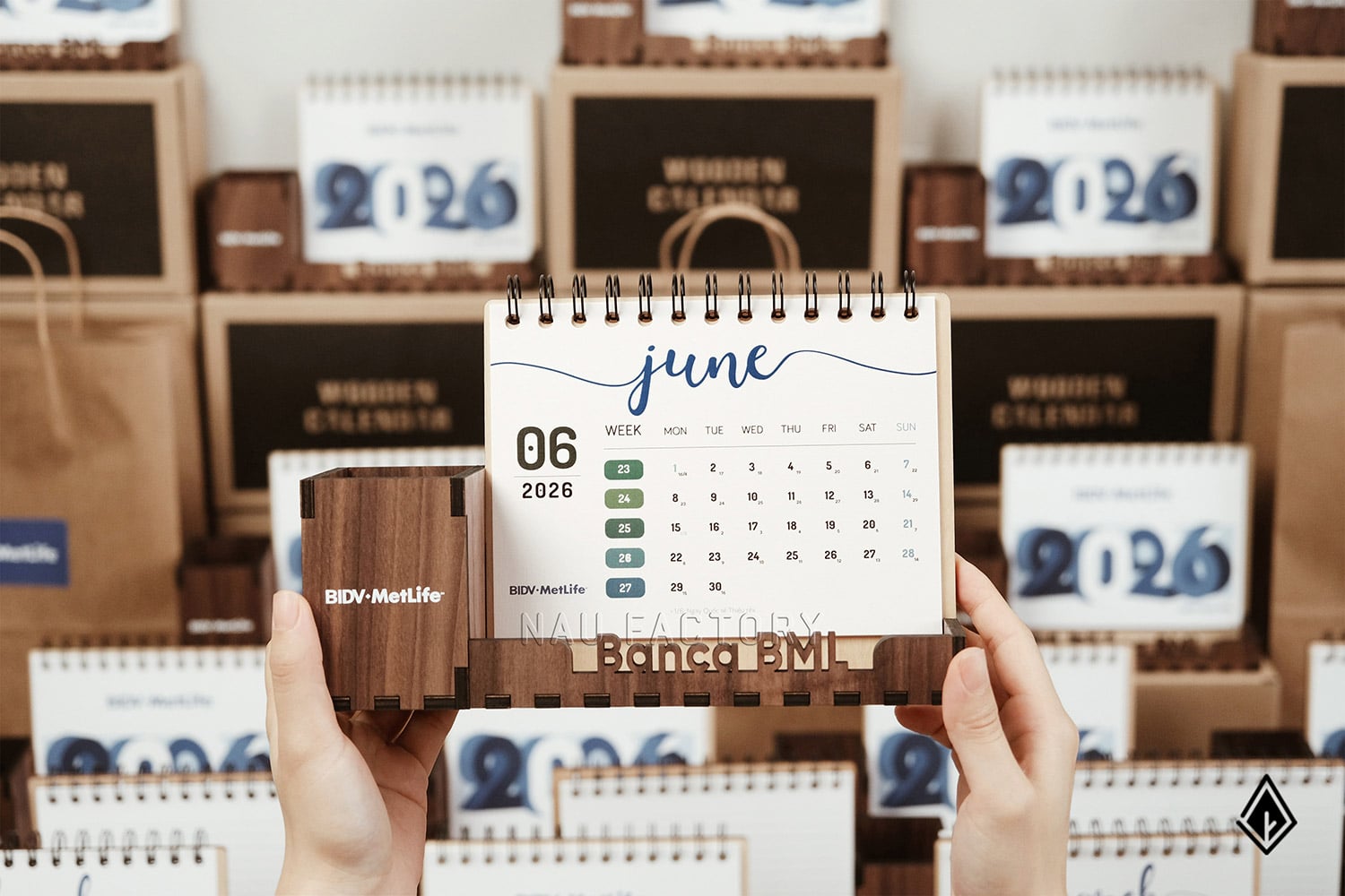 lịch gỗ để bàn