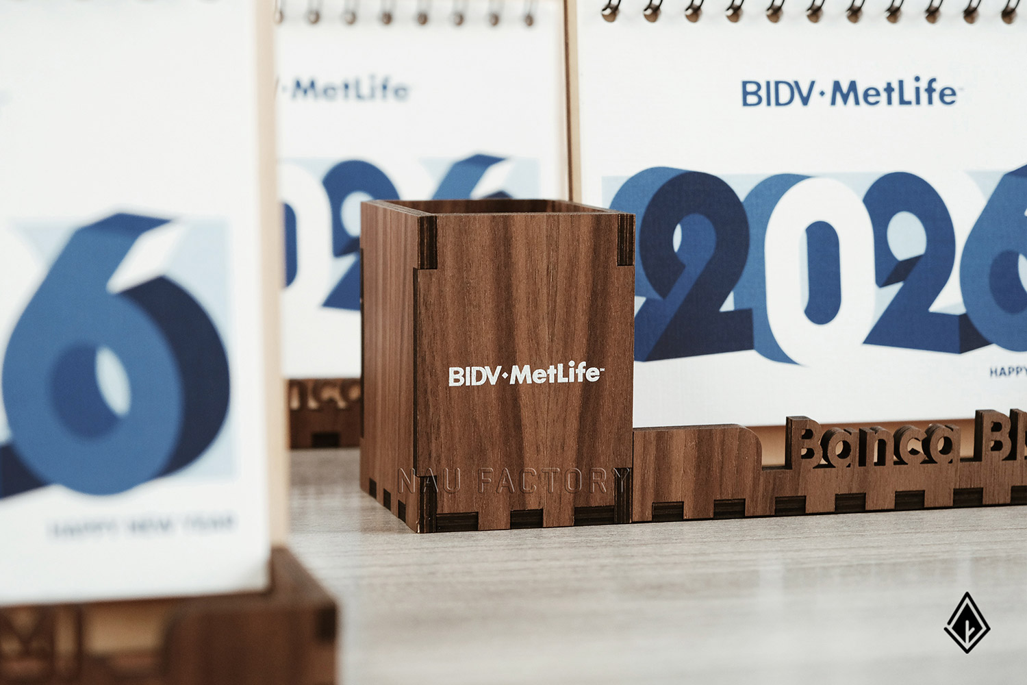 lịch gỗ để bàn