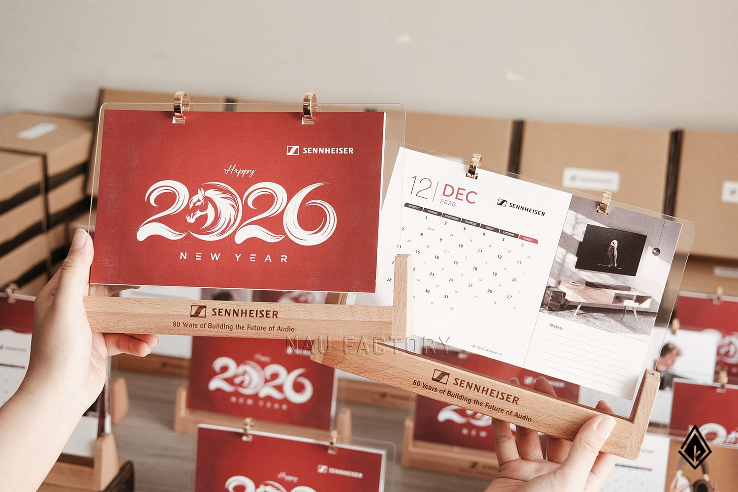lịch gỗ chữ U