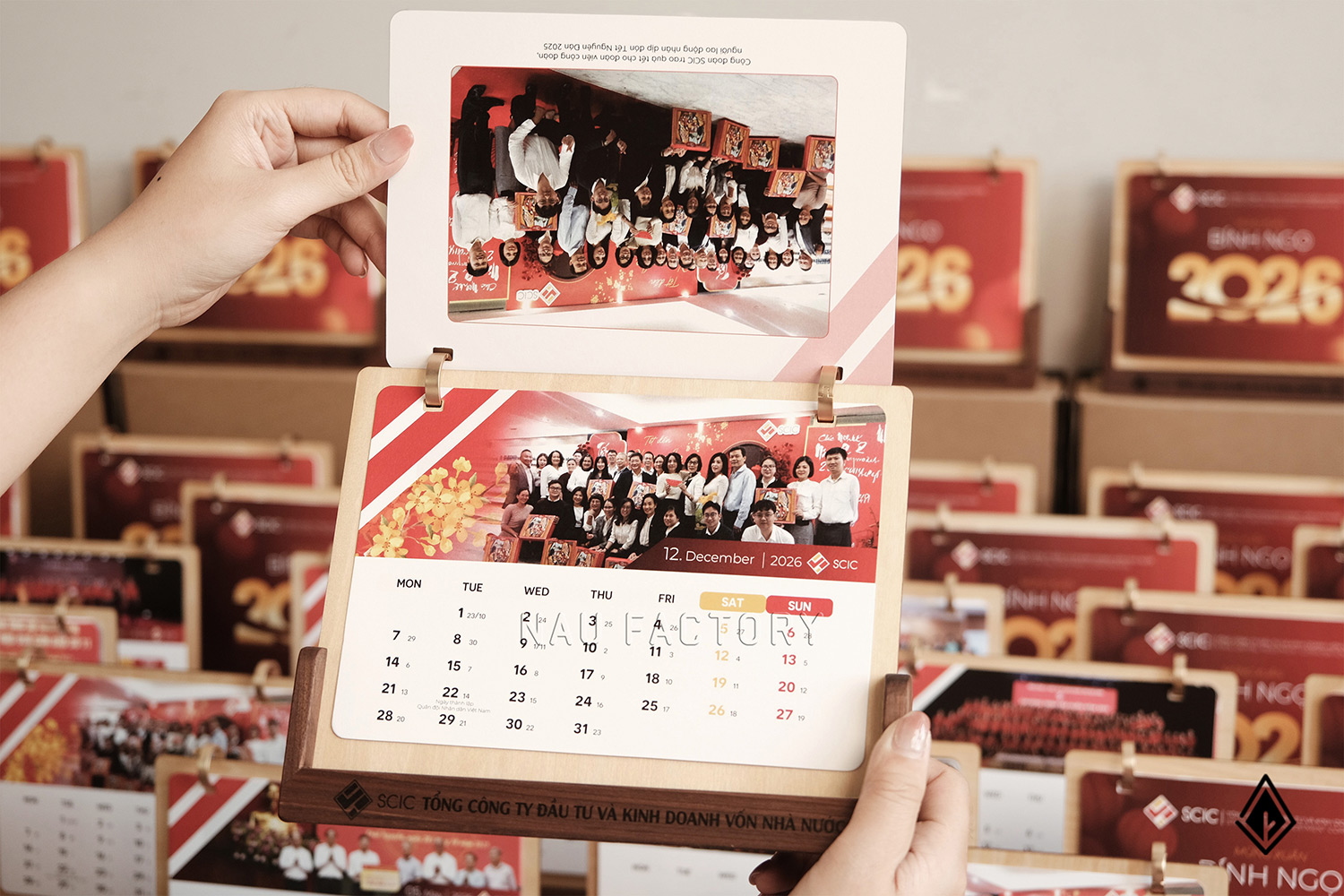 lịch gỗ chữ U