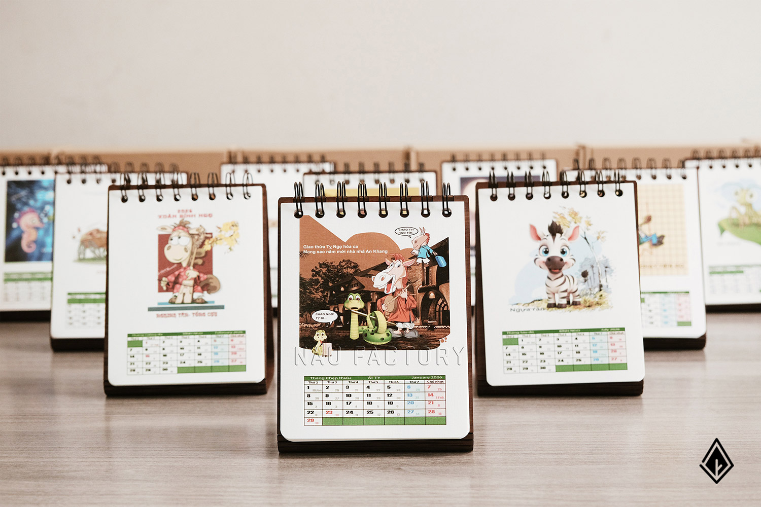 lịch gỗ form đứng