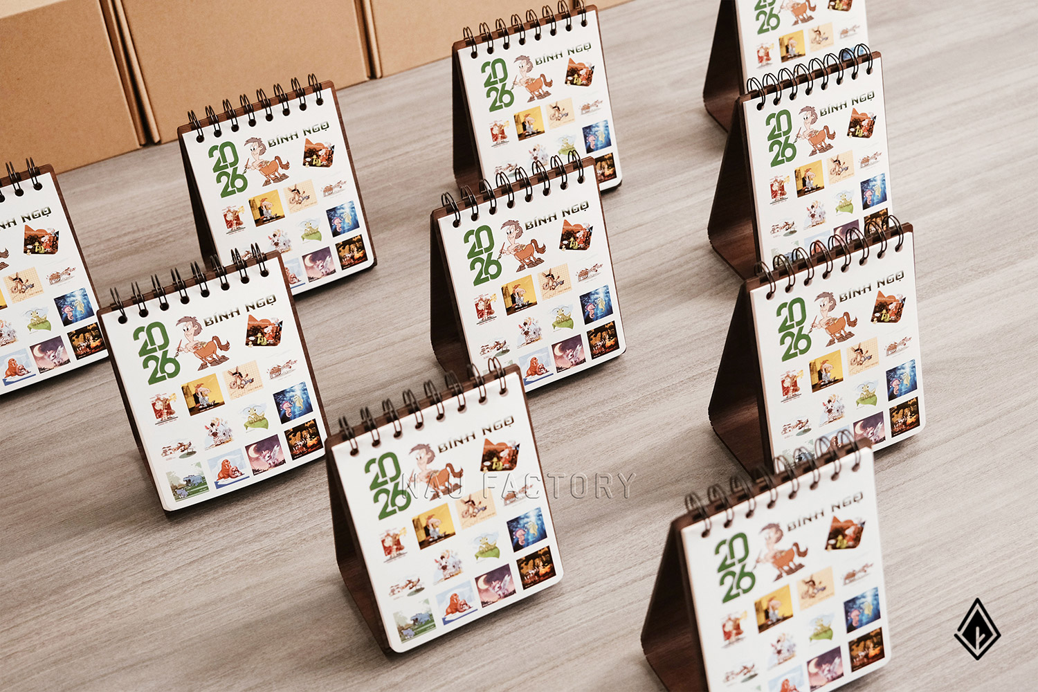 lịch gỗ form đứng