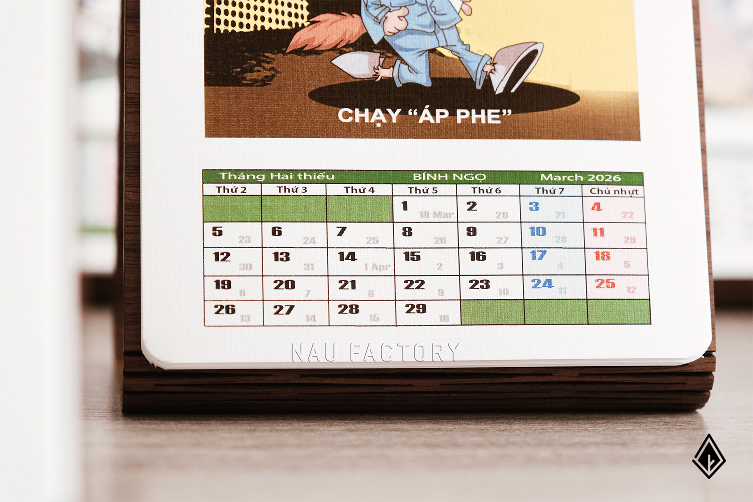 lịch gỗ form đứng