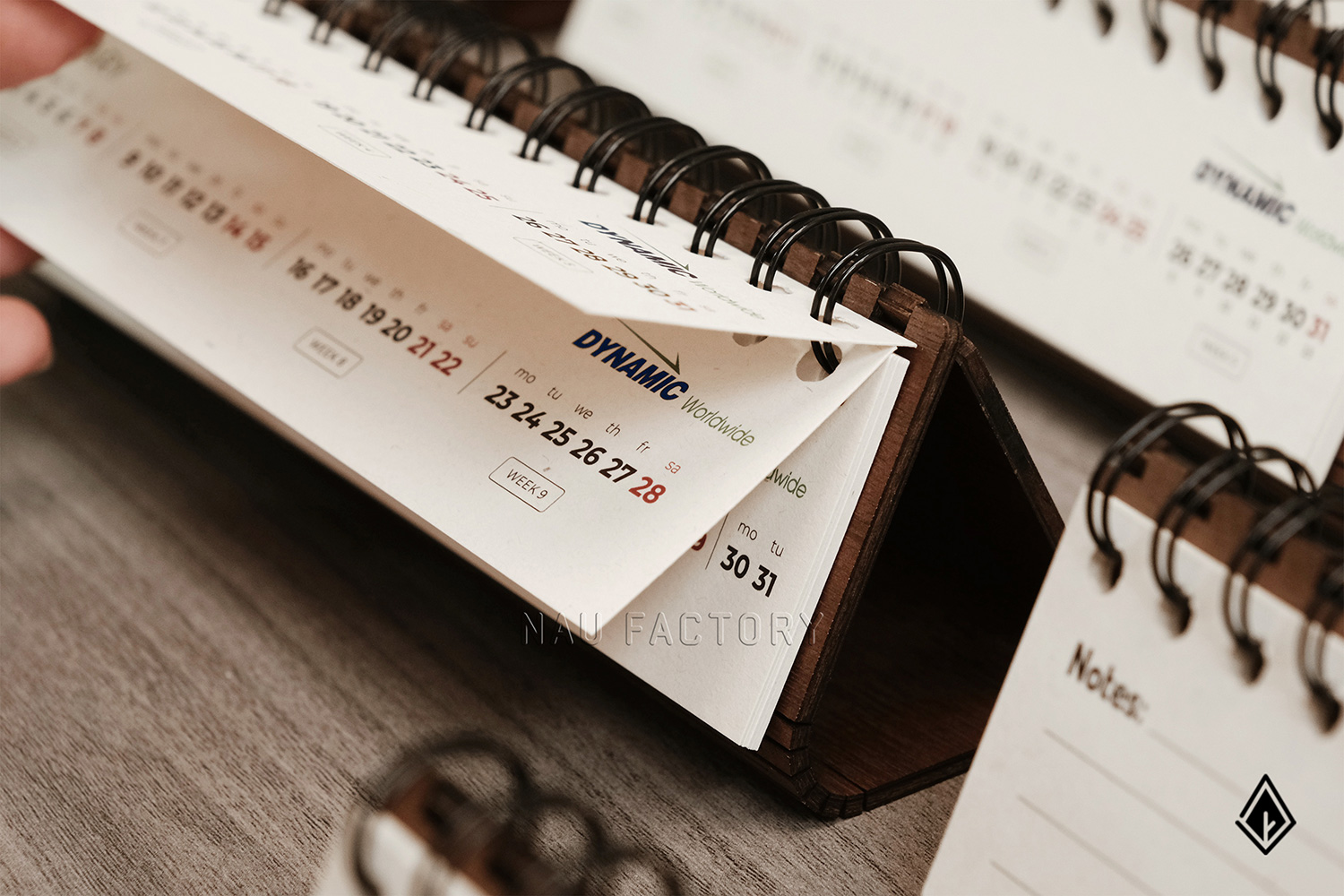 lịch gỗ form ngang