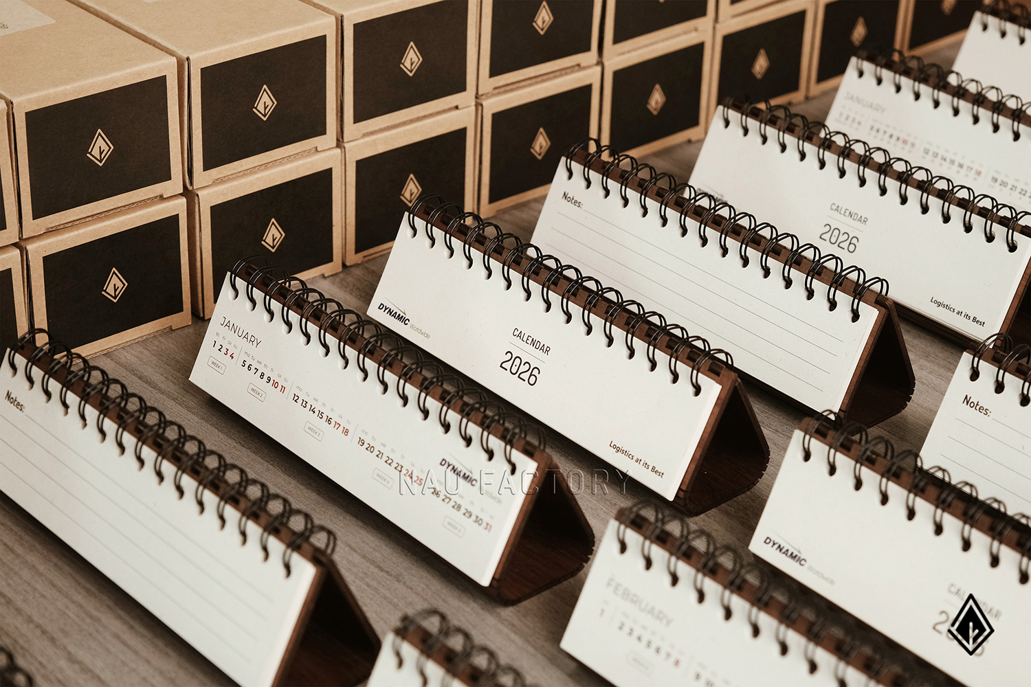 lịch gỗ form ngang