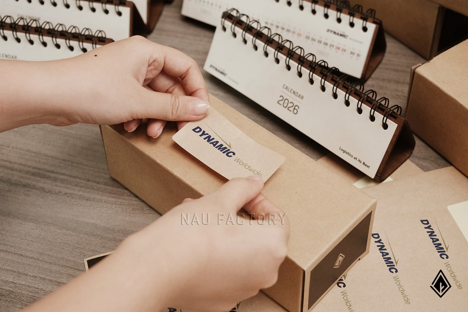 lịch gỗ form ngang