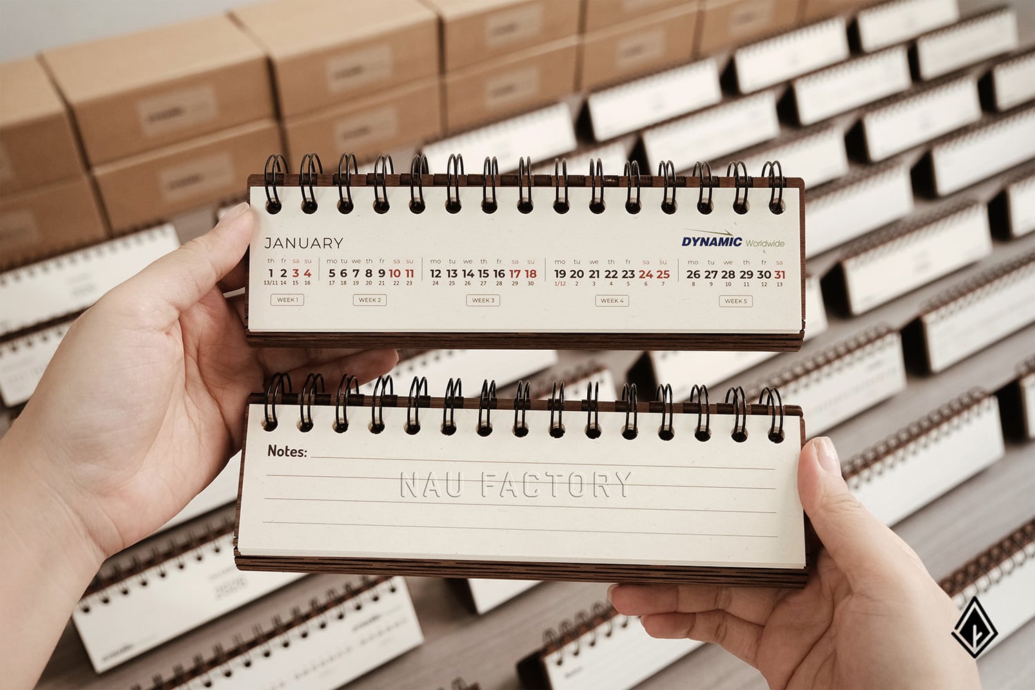 lịch gỗ form ngang