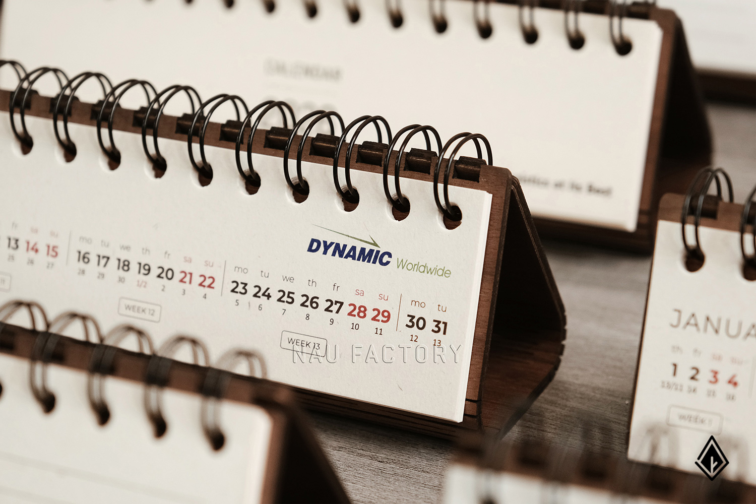 lịch gỗ form ngang