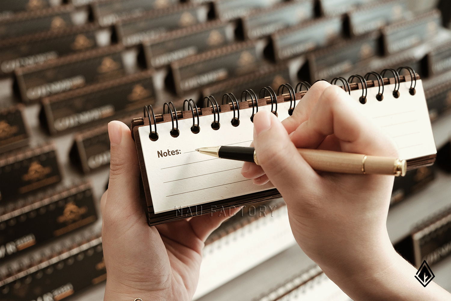 lịch gỗ form ngang