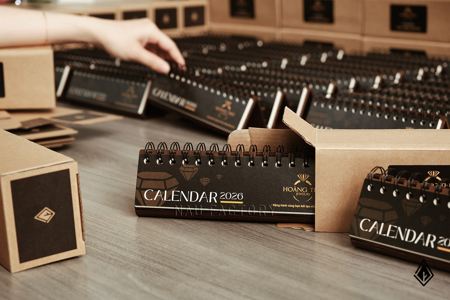 lịch gỗ form ngang