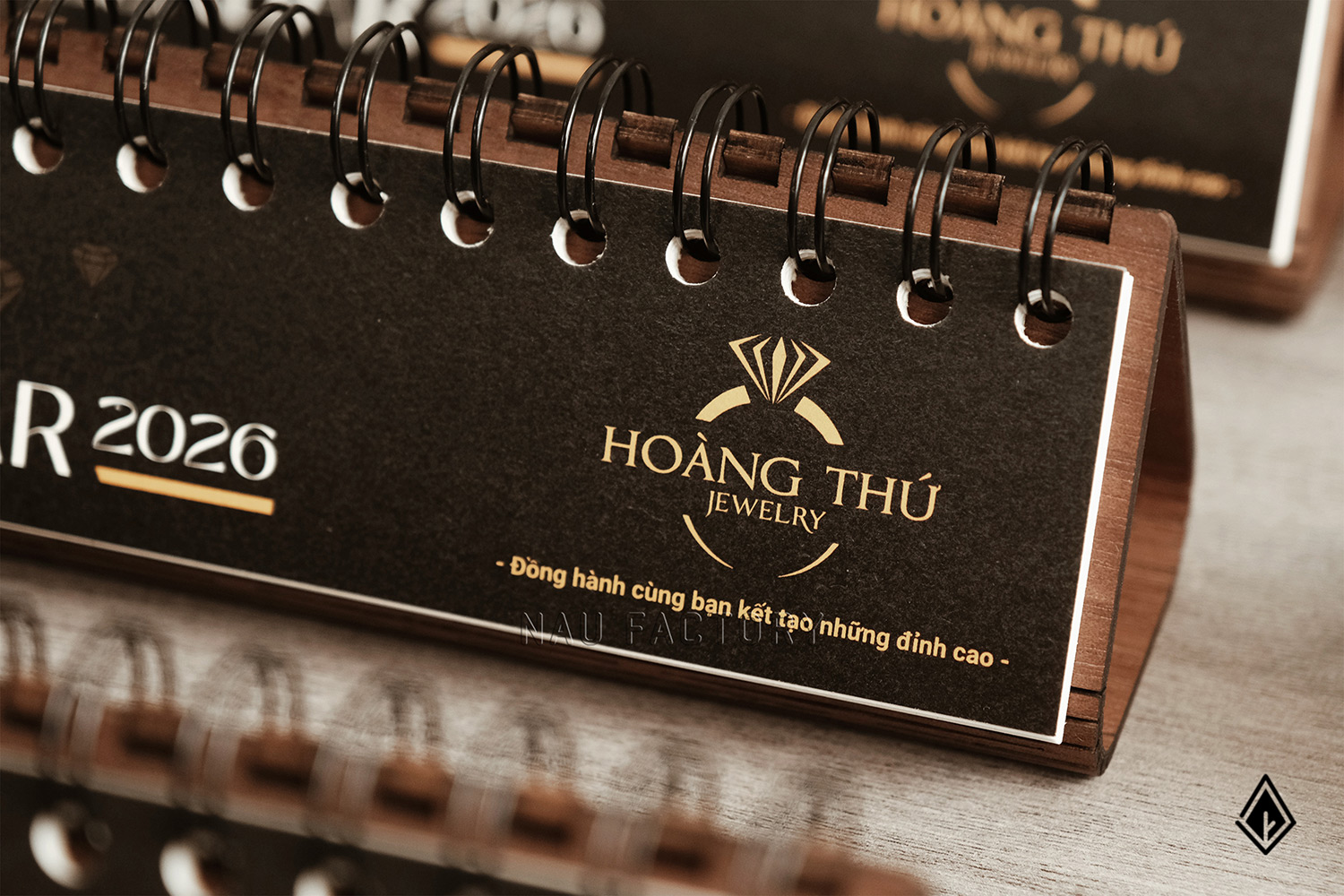 lịch gỗ form ngang