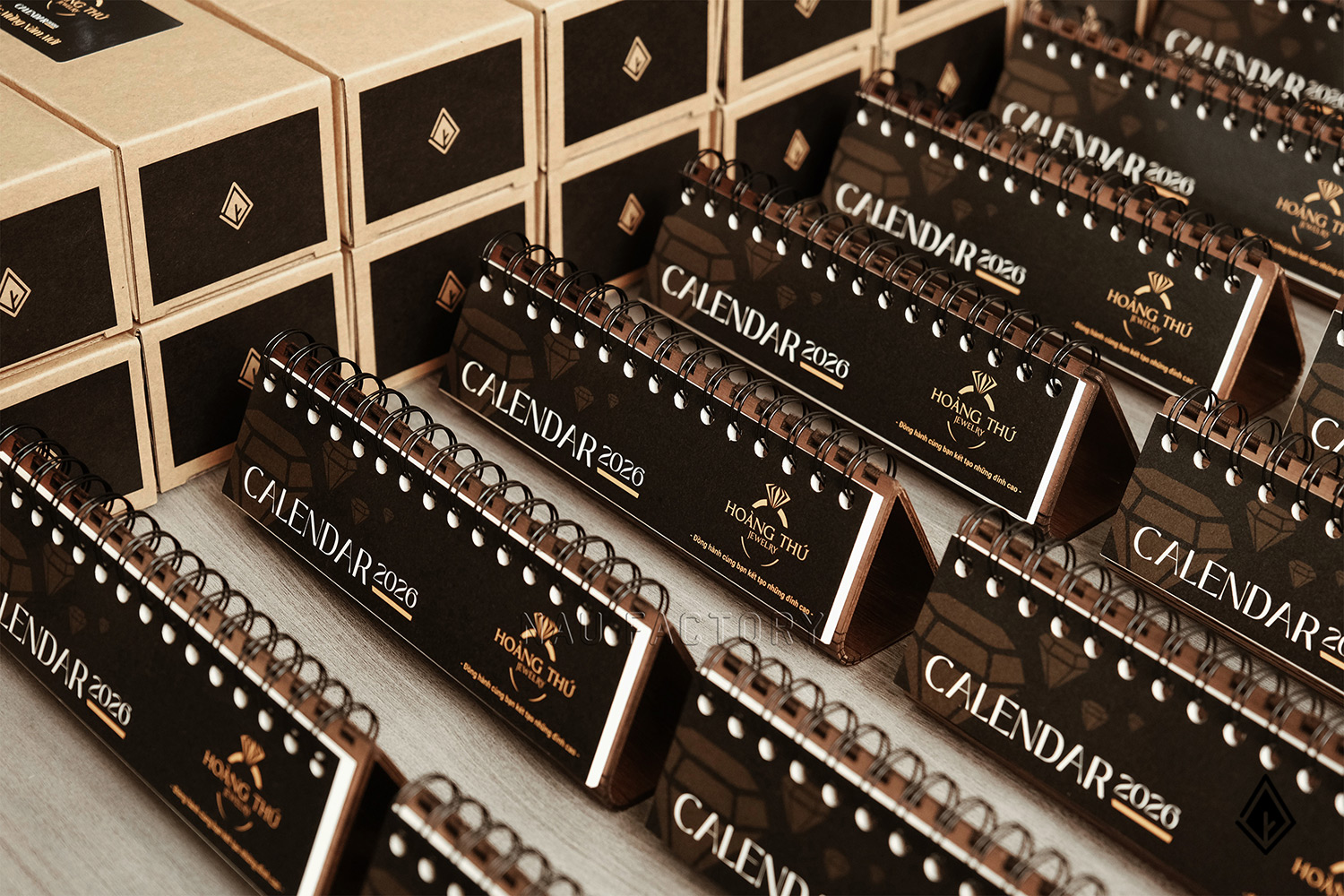 lịch gỗ form ngang