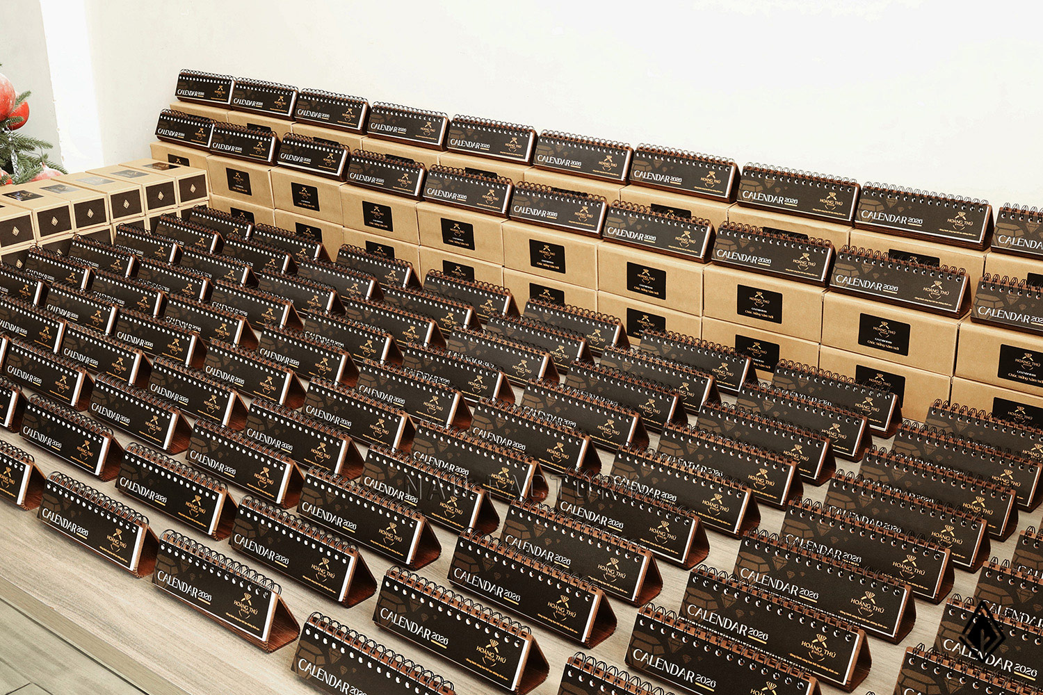 lịch gỗ form ngang