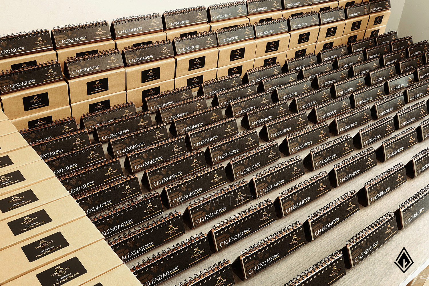 lịch gỗ form ngang