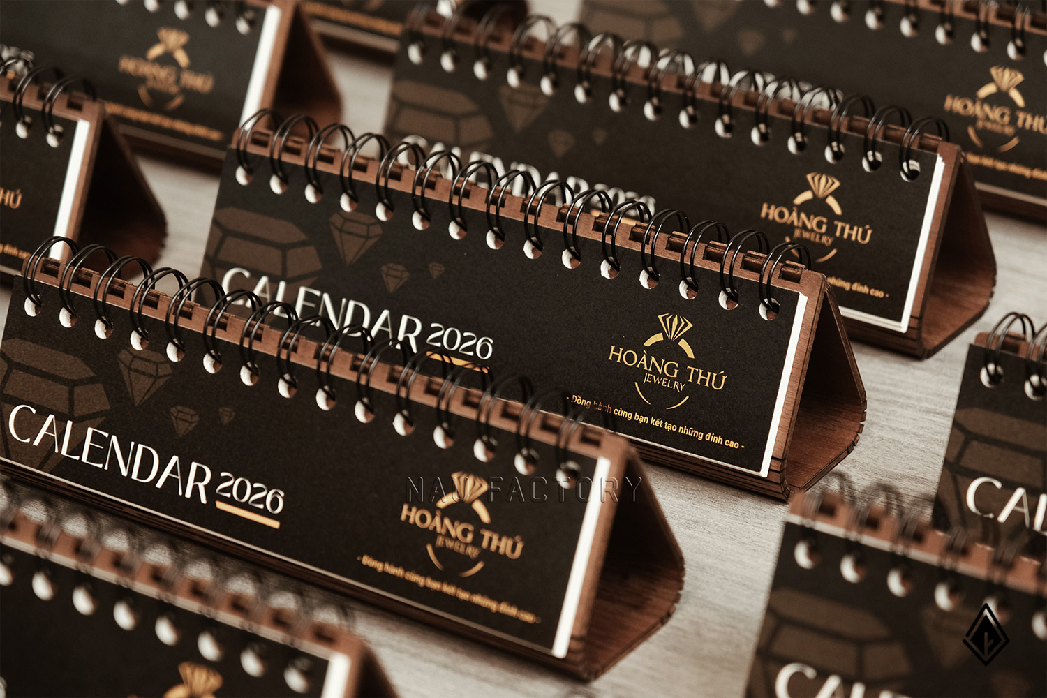 lịch gỗ form ngang