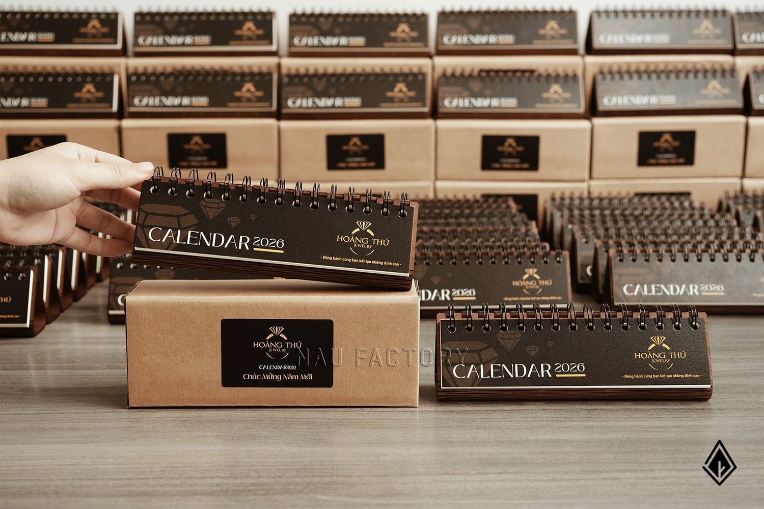 lịch gỗ form ngang