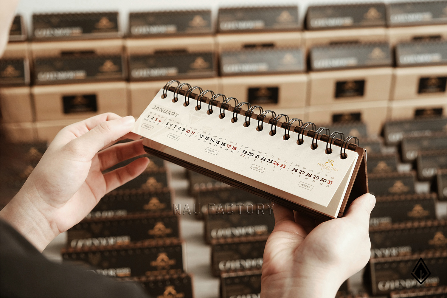 lịch gỗ form ngang