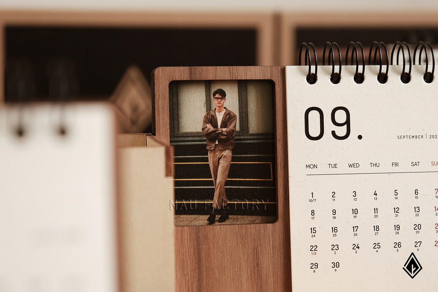 lịch gỗ khung ảnh