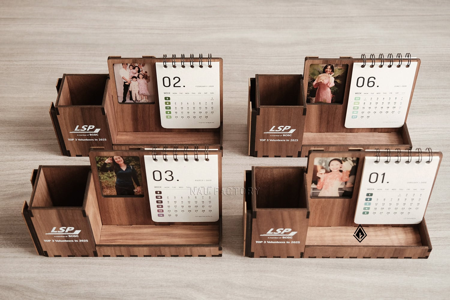 lịch gỗ khung ảnh