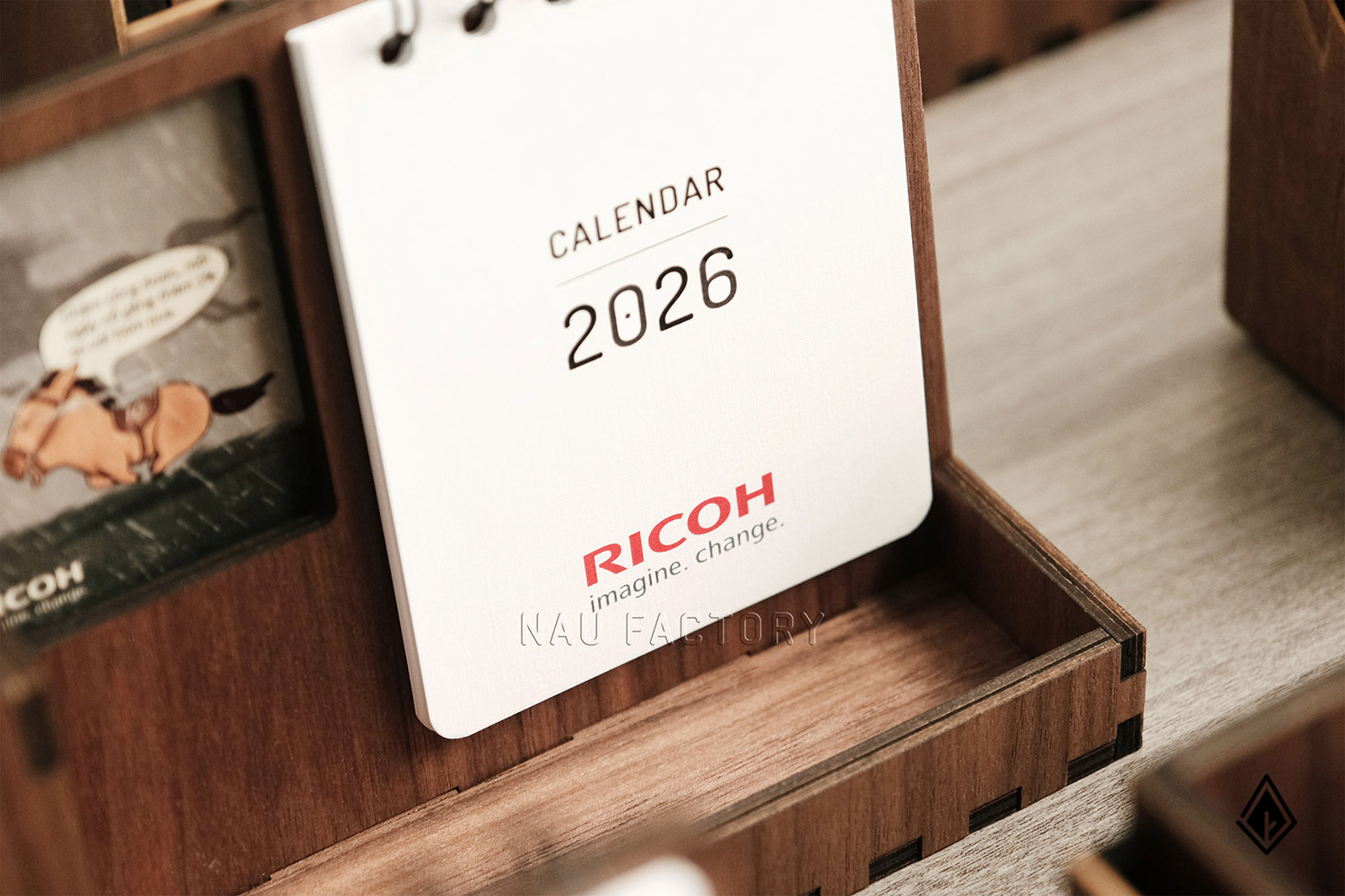 lịch gỗ khung ảnh